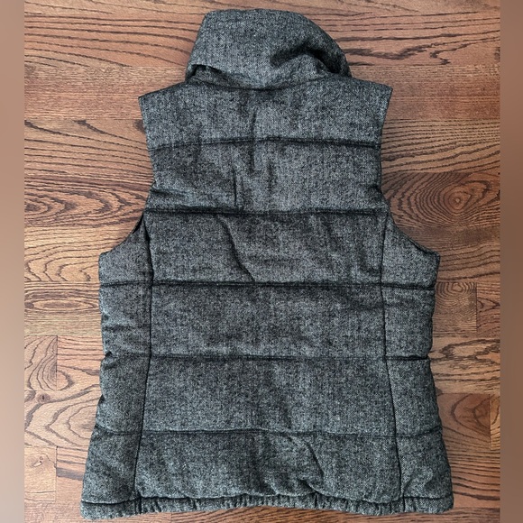 Old Navy Women's Dark Gray Wool Blend Tweed Zip-Up Puffer Vest - Picture 10 of 11